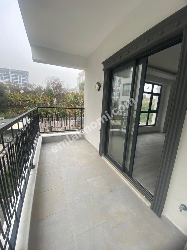 Antalya Mahmutlar Mahallesi Satılık 1+1 Daire - Fotoğraf 1