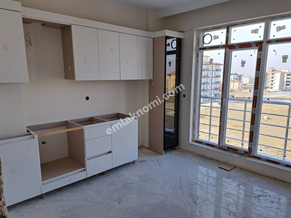Ereğli Toros Mahallesi Satılık 2+1 Daire - Fotoğraf 2