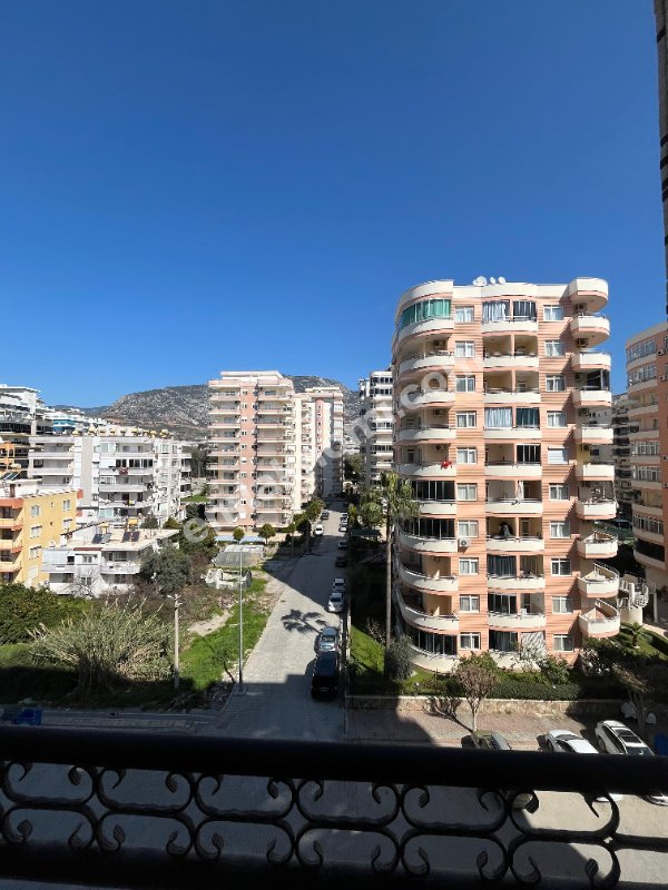 Antalya Mahmutlar Mahallesi Kiralık 2+1 Daire - Fotoğraf 14