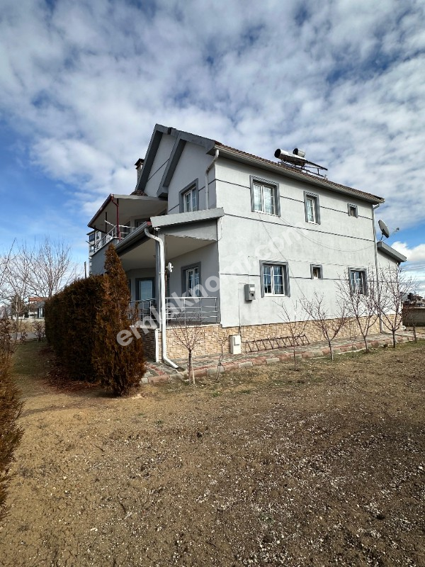 Karaman Yenişehir Mahallesi Satılık 4+1 Müstakil Ev | Emlakmaster - Fotoğraf 17