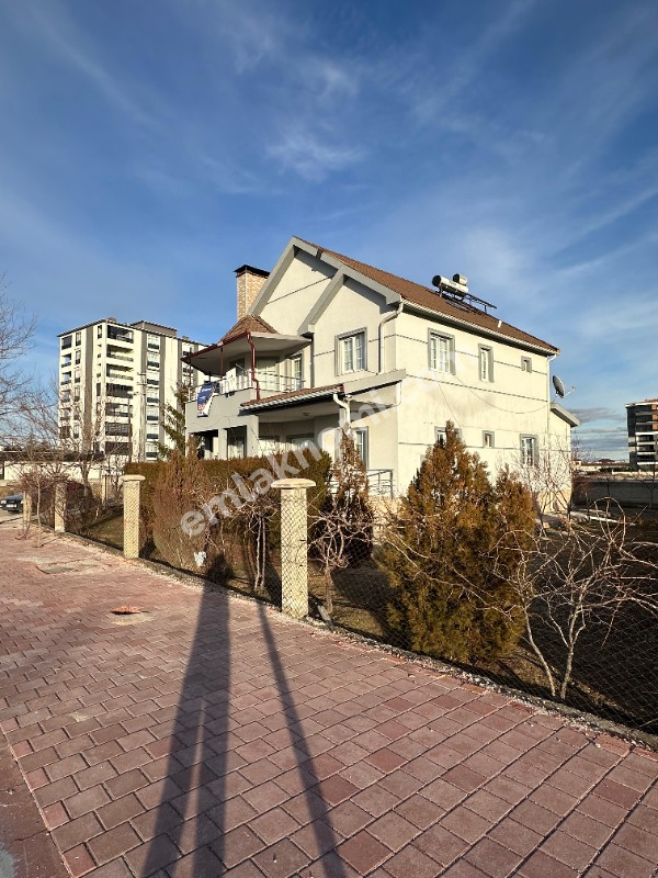 Karaman Yenişehir Mahallesi Satılık 4+1 Müstakil Ev | Emlakmaster - Fotoğraf 29