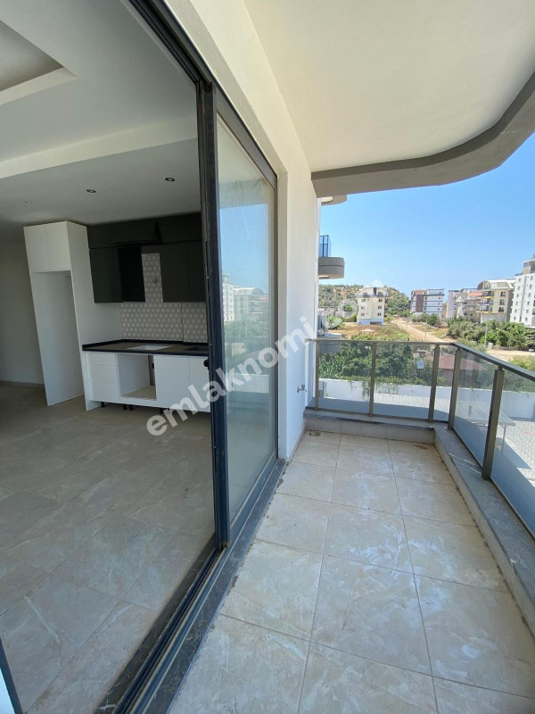Antalya Demirtaş Mahallesi Satılık 1+1 Daire - Fotoğraf 12