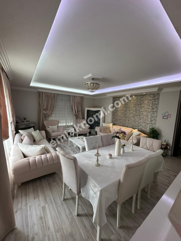 Karaman Pirireis Mahallesi Satılık 4+1 Daire | Emlakmaster - Fotoğraf 8