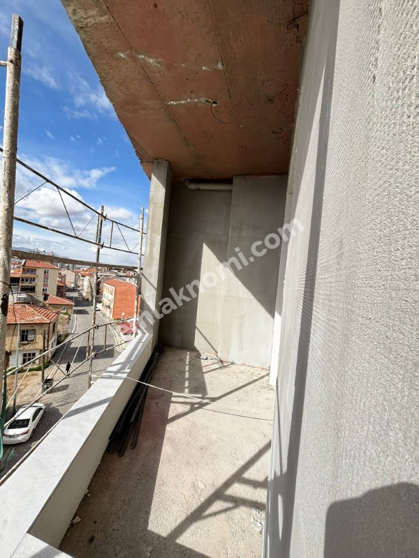 Karaman Abbas Mahallesi Satılık 1+1 Apart - Fotoğraf 3