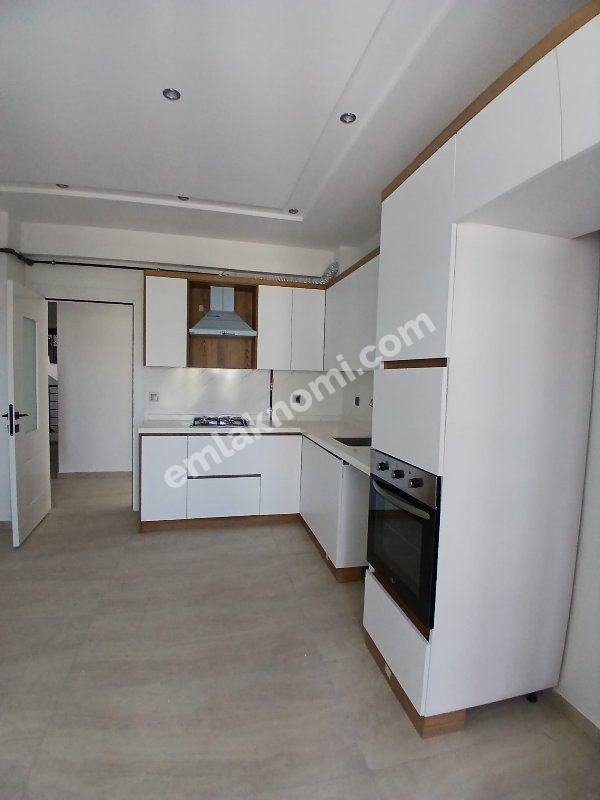 Karaman İmaret Mahallesi Satılık 4+1 Daire - Fotoğraf 2
