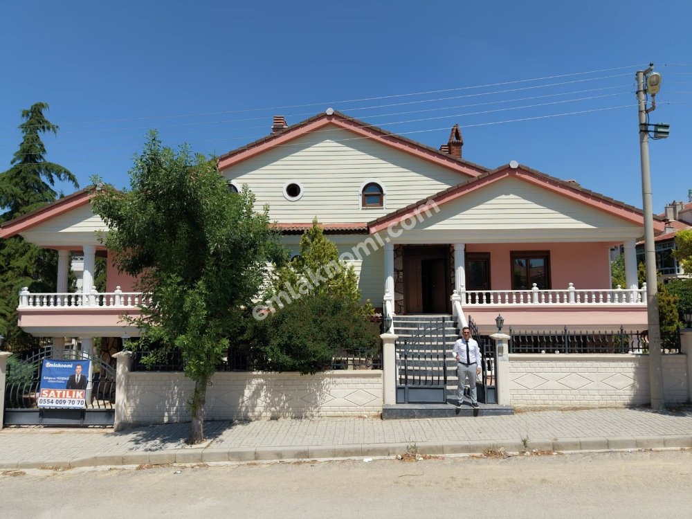 Karaman Mehmet Akif Ersoy Mahallesi Satılık 6+2 Villa