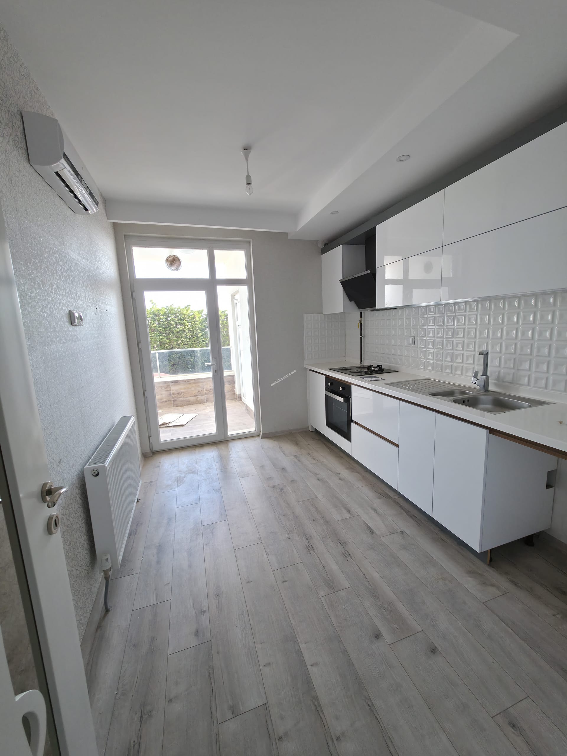 Karaman Urgan Mahallesi Kiralık 1+1 Apart - Fotoğraf 4