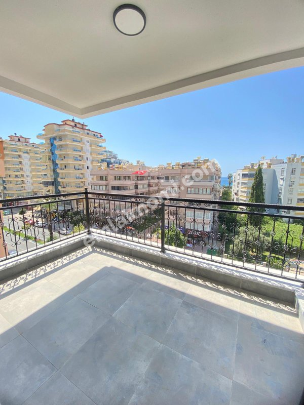 Antalya Alanya Satılık 2+1 Daire - Fotoğraf 15